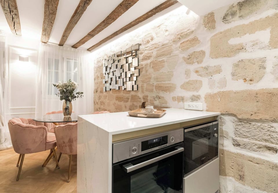 Kitchen with oven and all the necessities