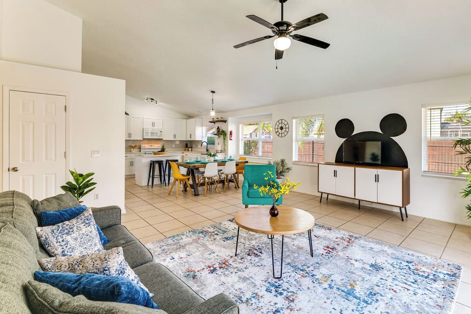 Interior | Central Heating & A/C | In-Unit Laundry