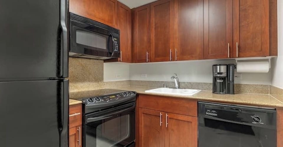 HILTON GRAND VACATION CLUB LAGOON TOWER KITECHEN