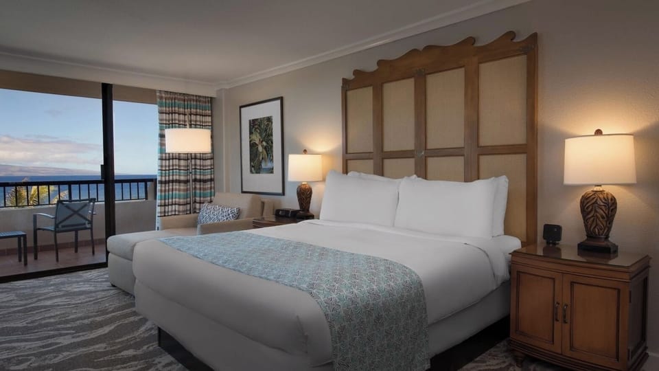 Marriott Maui Resort Bedroom, King bed