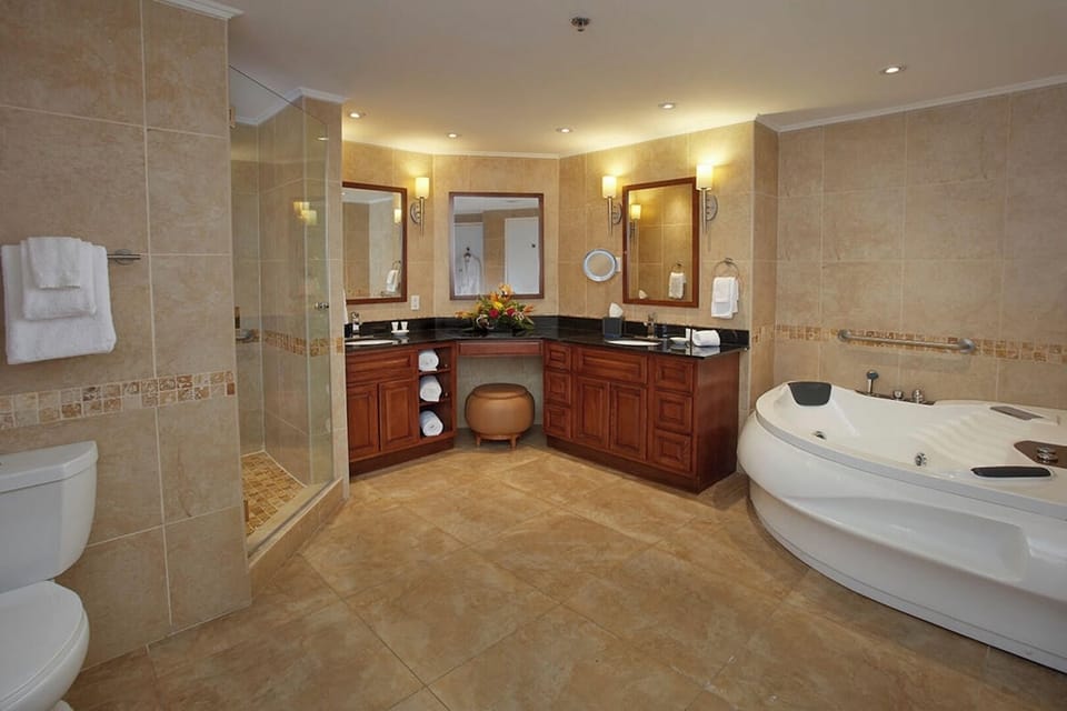 Bathroom Divi Aruba Beach Club Resort