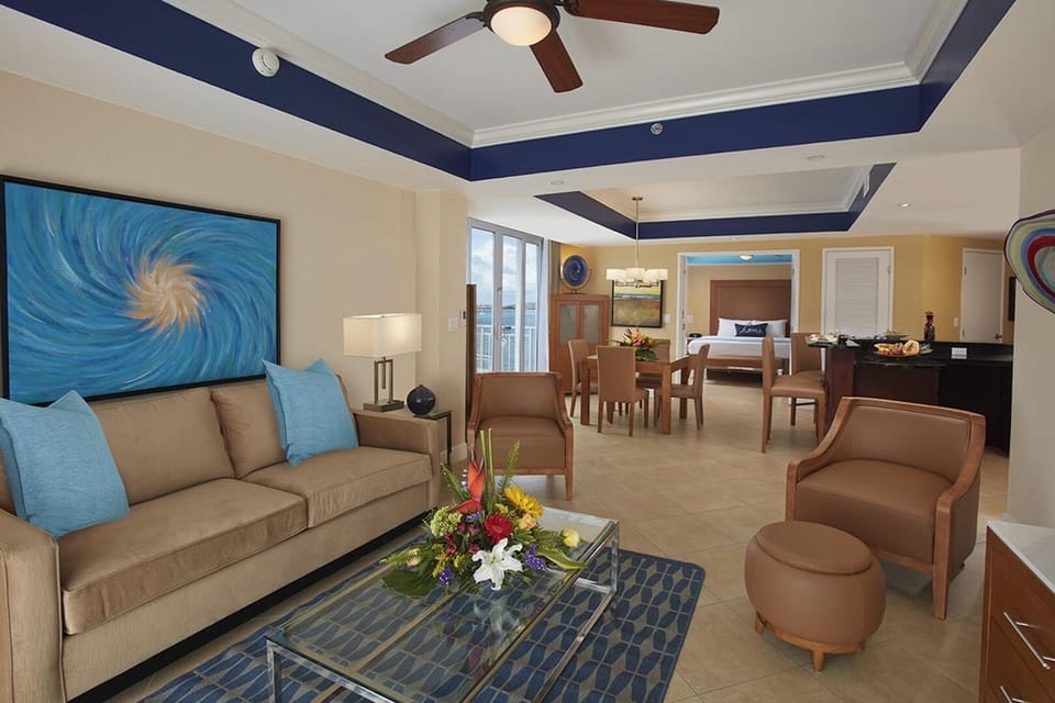 living room Divi Aruba Beach Club Resort