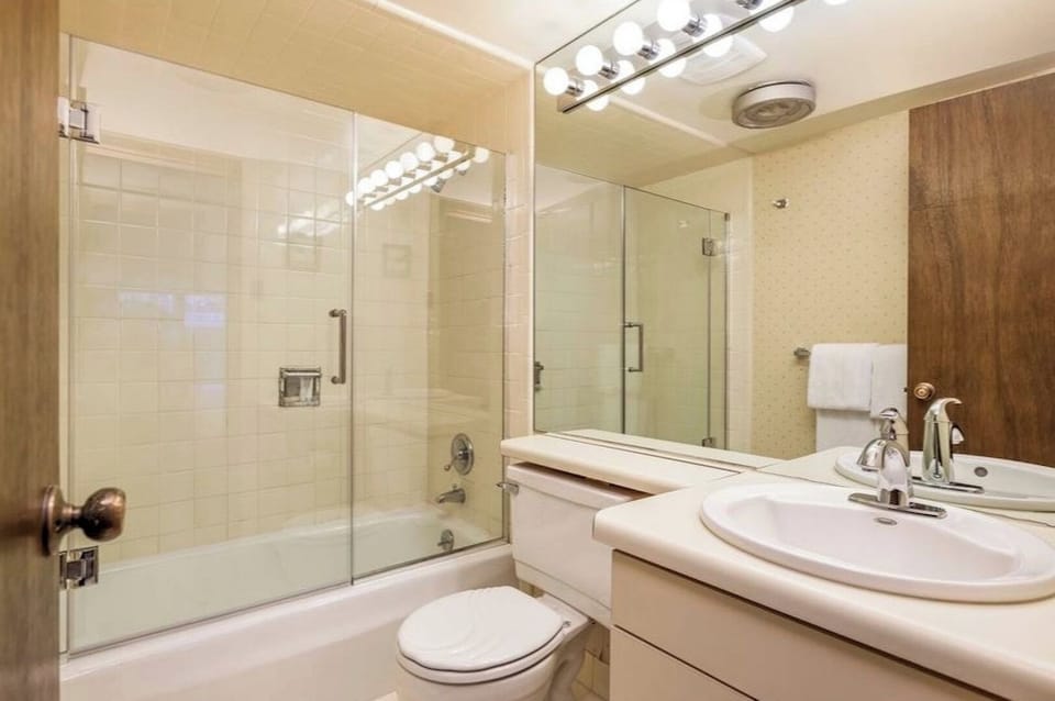 Downtown Aspen 2nd Bathroom