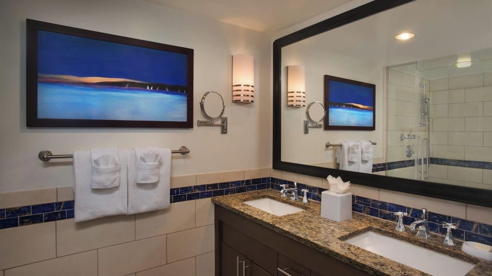 Marco Island Crystal Shores Resort Bathroom