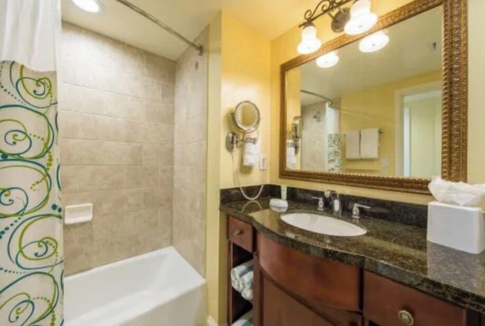 Frenchman's Cove resort bathroom 