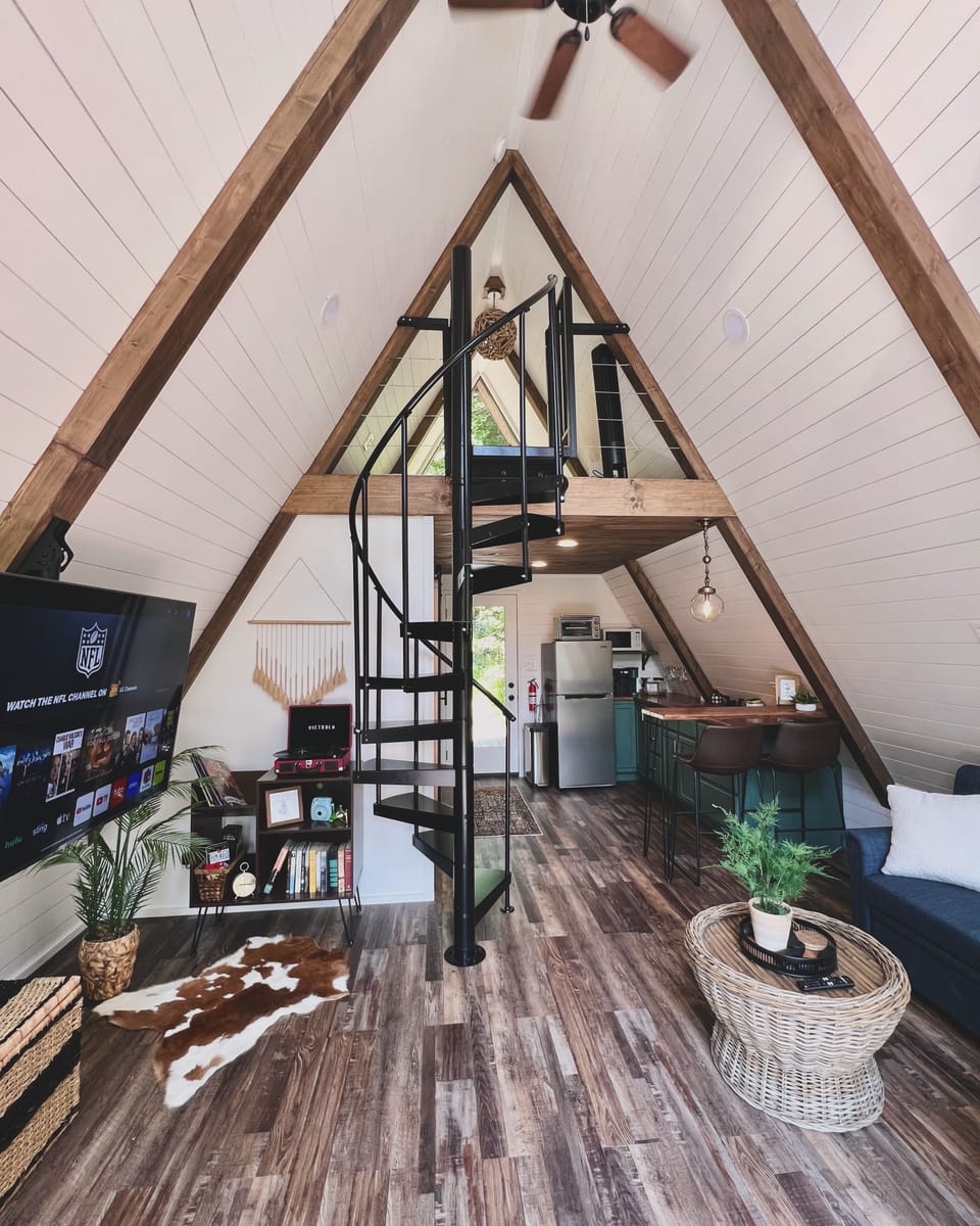 King sixed bed in cozy loft with beautiful outside views