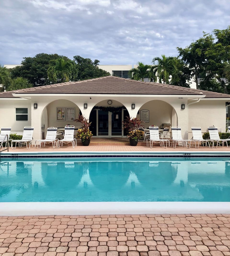 Pool/clubhouse