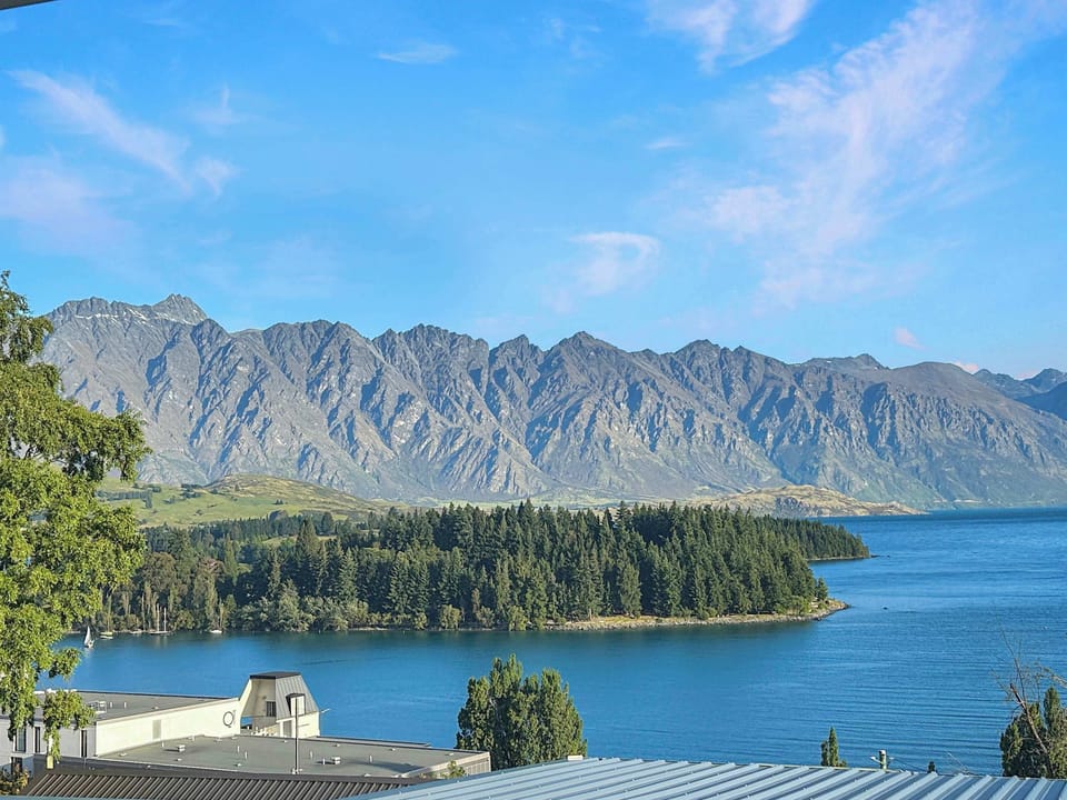 The views of the Remarkables Mountain range and lake wakatipu are world class!  

The best views in Queenstown!