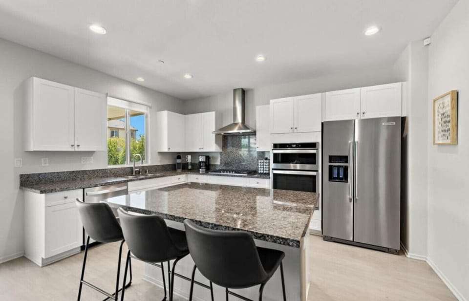 Fully equipped kitchen