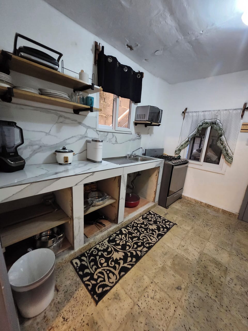 Full equipped kitchen 