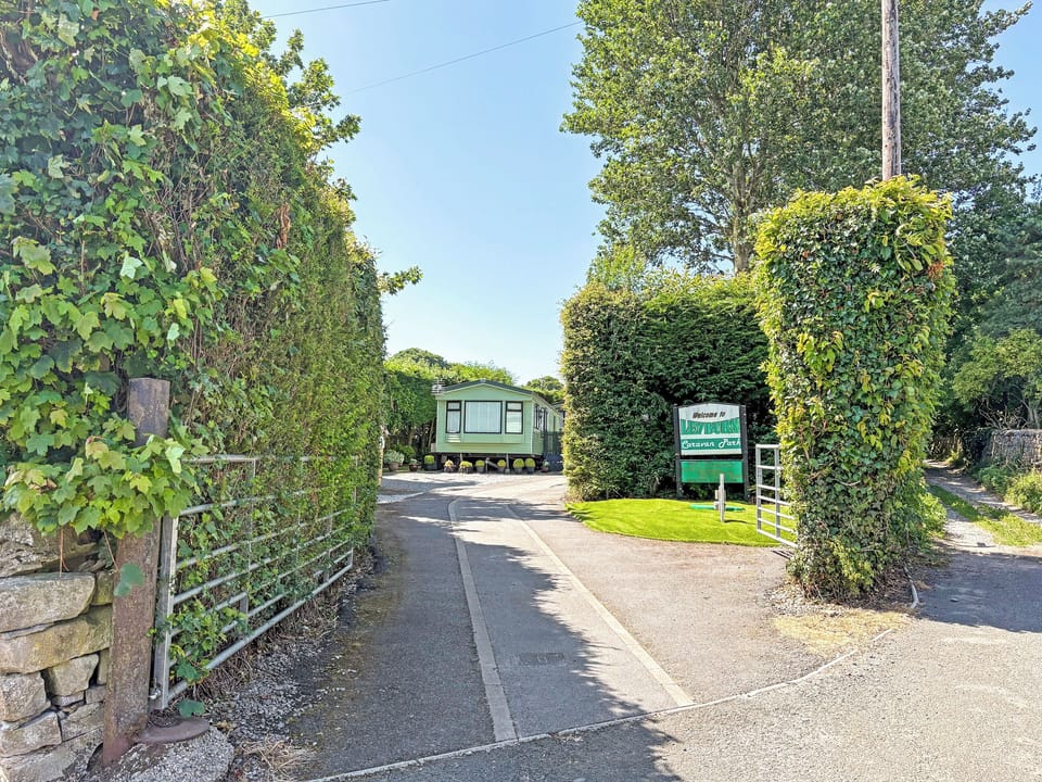 Caravan Park entrance | The Shawl Retreat - Leyburn Caravan Park, Leyburn