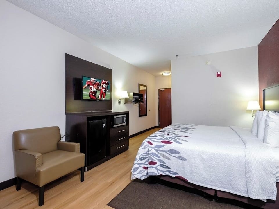 Lounge comfortably with extra seating and plenty of walking space.