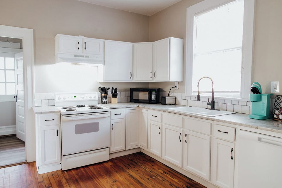 Enjoy cooking again in this fully stocked kitchen