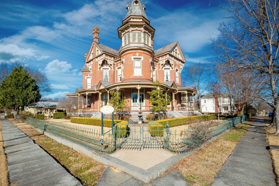 Exterior of The Empress of Little Rock