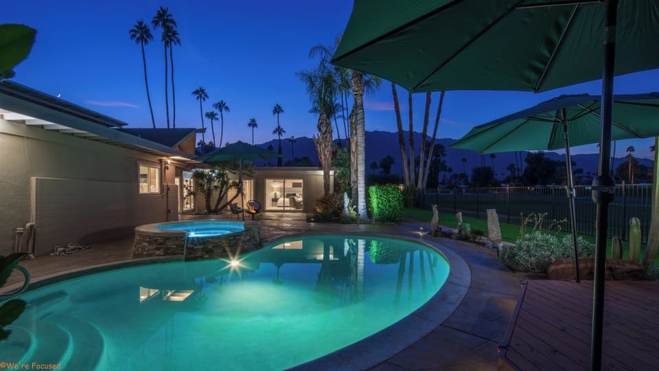 Pool and spa looking at the San Jacinto Mountains