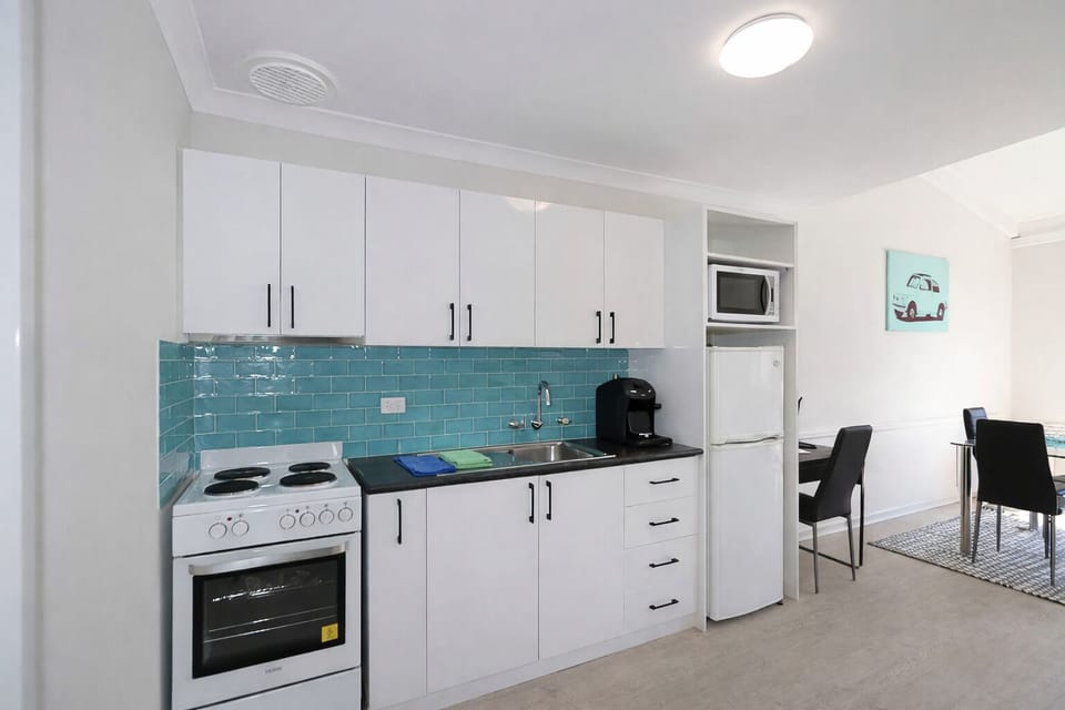 Well appointed kitchen for your stay. “Everything we needed for a comfortable stay.” — Deb, Apr 2023 ⭐⭐⭐⭐⭐