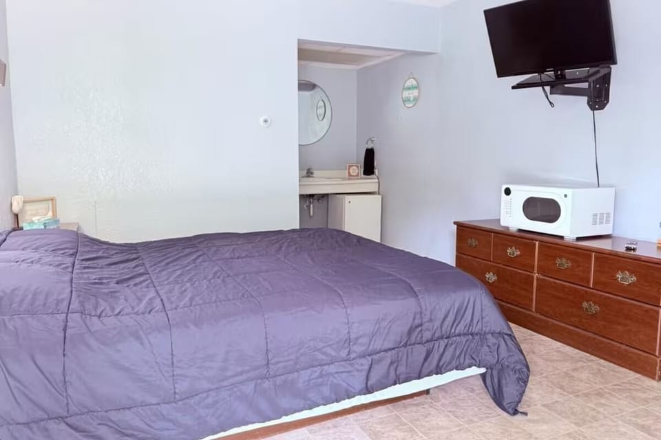Bedroom. Interior and views may vary based on location and availability.