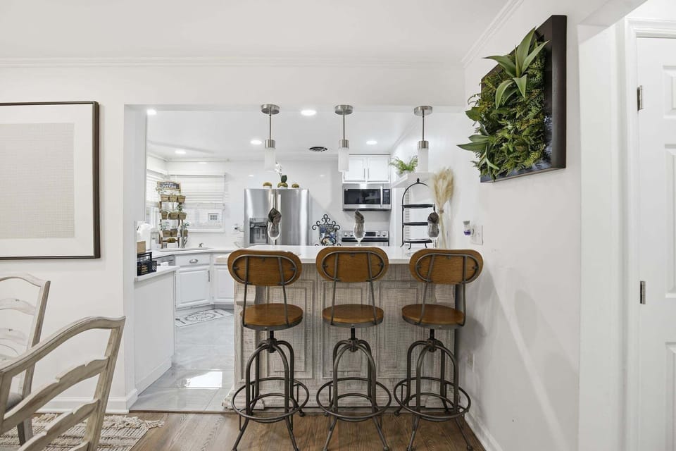 Indoors, Architecture, Building, Dining Room, Dining Table