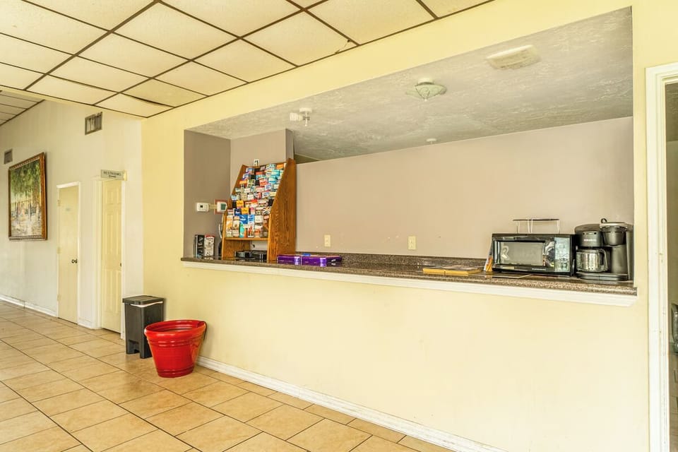 Grab a quick snack and coffee before heading out.