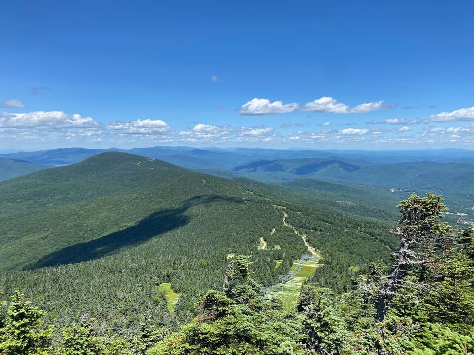 A short 15 minute drive to the top of Killington offers sweeping vistas and outdoor activities year-round—whether you`re into skiing, hiking, or simply soaking in the view.