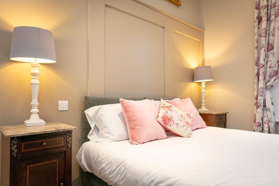 Gamekeeper bed
