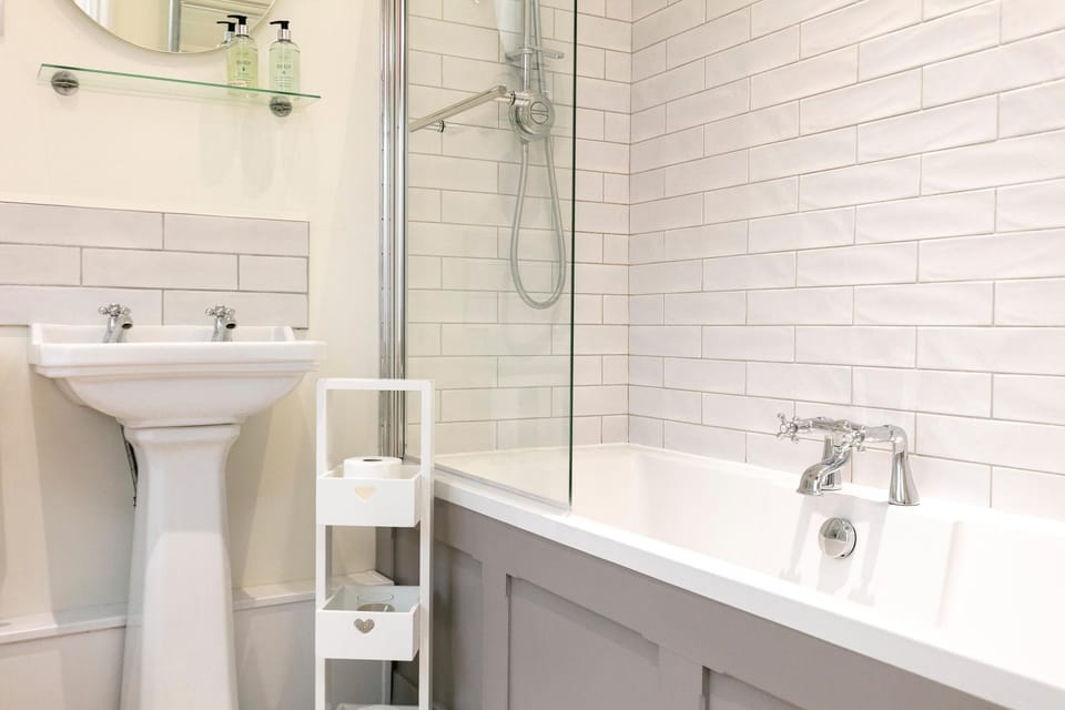 Gamekeeper bathroom
