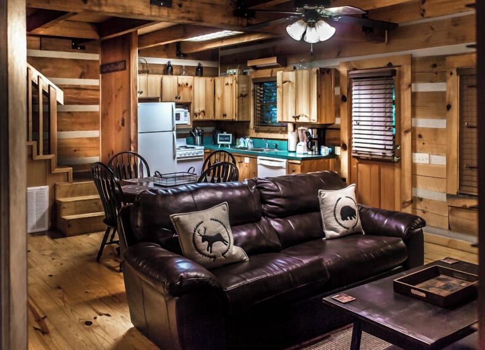 HatfieldHideaway_6