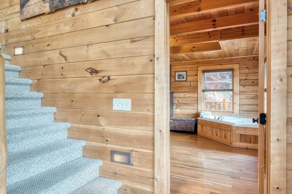 MistyMountaintop52_83