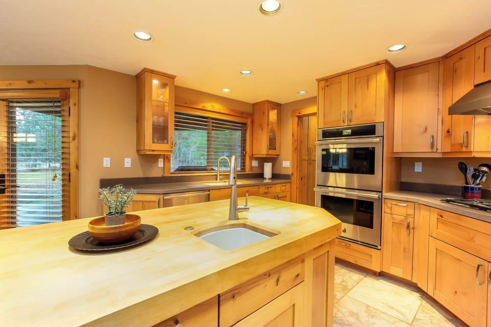 Kitchen - Main Level