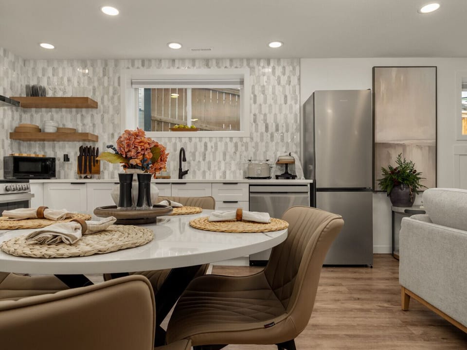 Warm & Inviting Dining Space