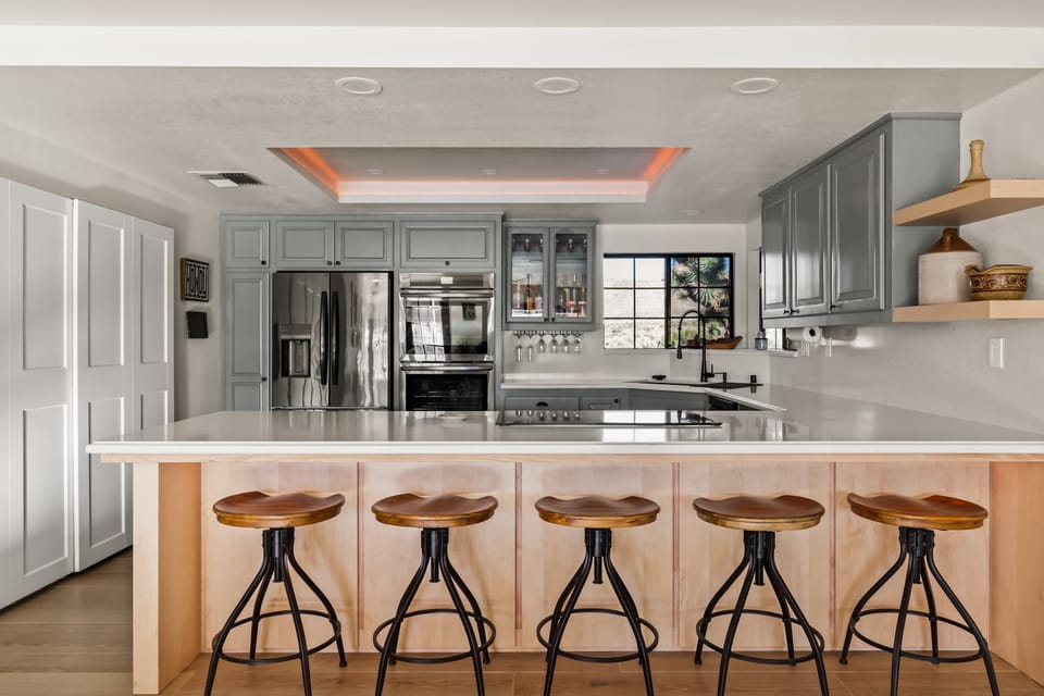 Breakfast bar in kitchen