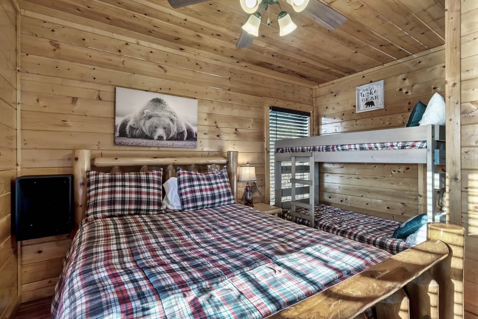 Lower Level Queen plus Twin Bunkbed