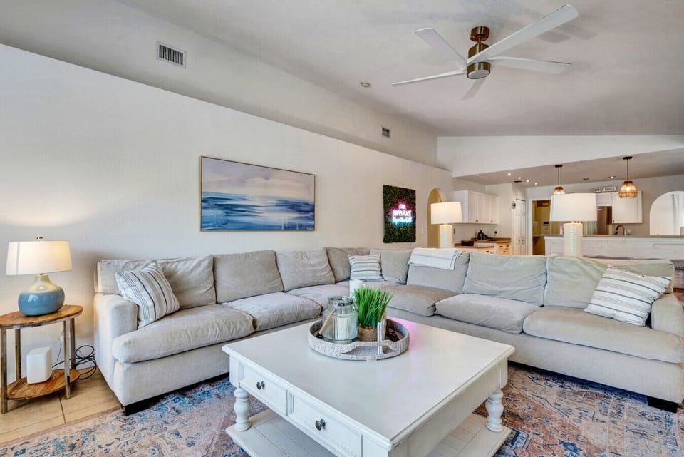 Living Room | Sectional Sofa | Open Layout