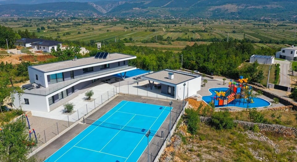 Sport court