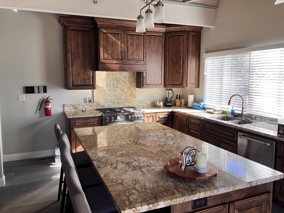 Kitchen and Bar area.