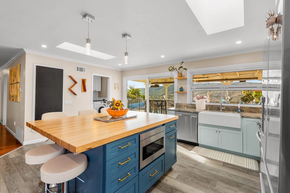 Fully equipped kitchen