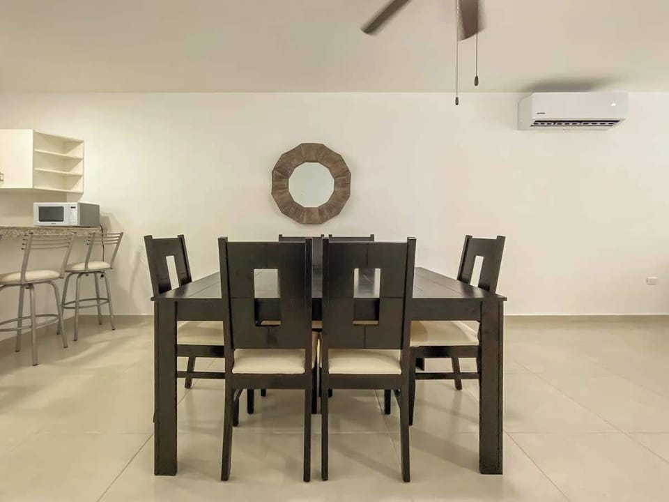 Dining area with breakfast bar