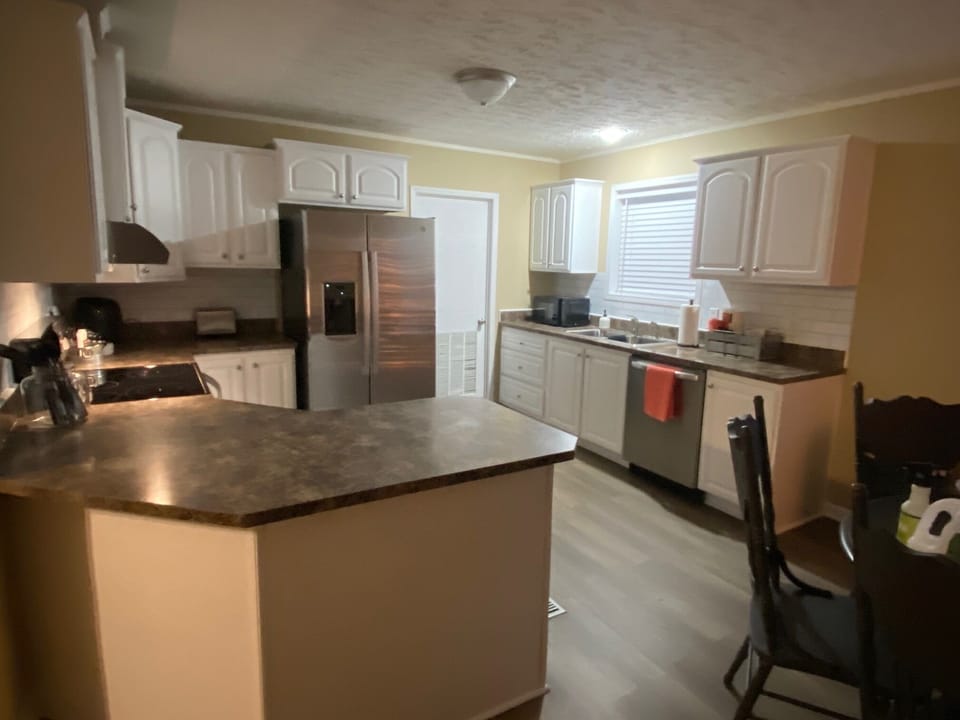 Fully stocked kitchen- air fryer, toaster, griddle, blender, mixer, 