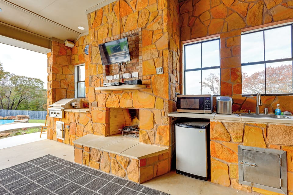Outdoor Kitchen | Wood-Burning Fireplace