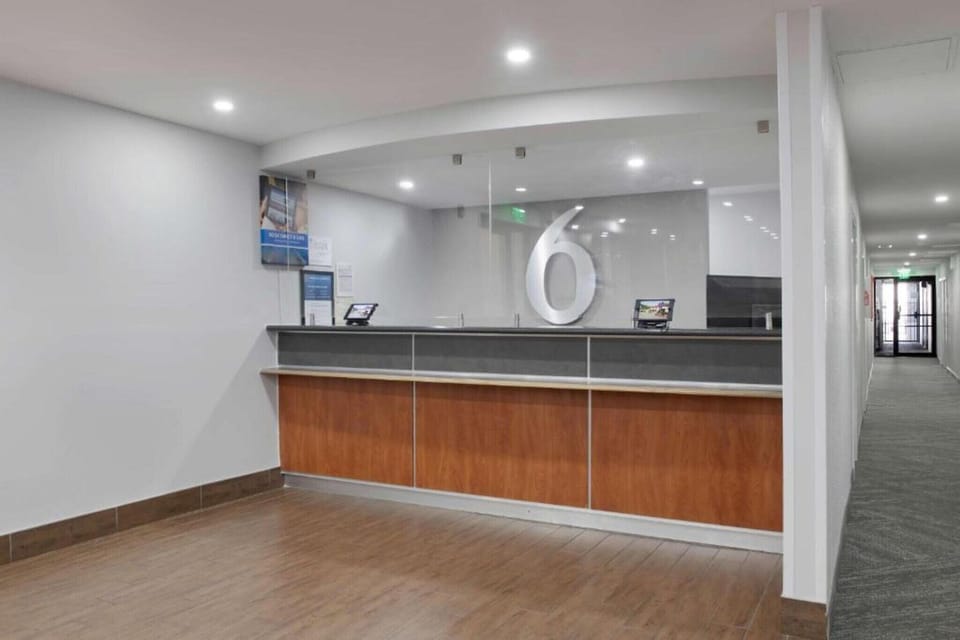Entrance / Reception