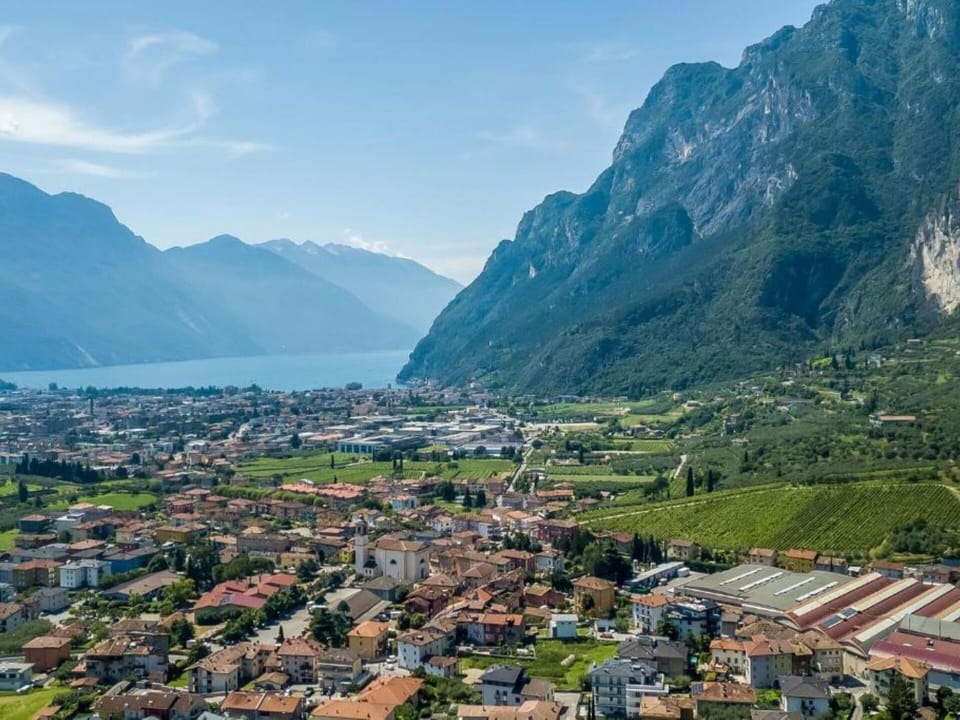 Mountainous Landforms, Mountain, Hill, Mountain Range, Highland, Residential Area, Bird'S-Eye View, Hill Station, Urban Design, Valley