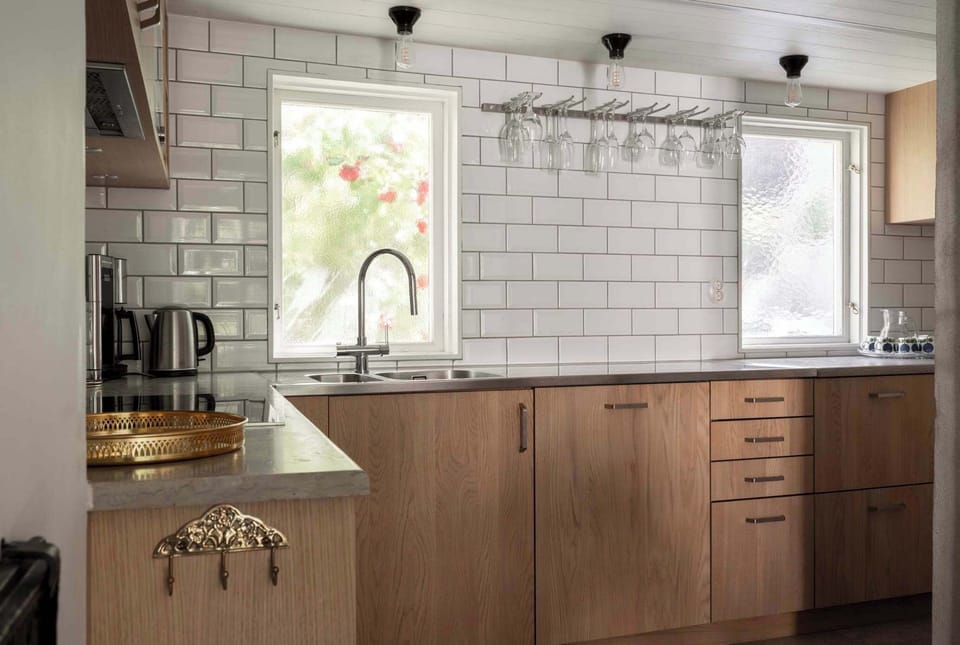 Beautiful kitchen with all the tools you need to prepare a delicious food.