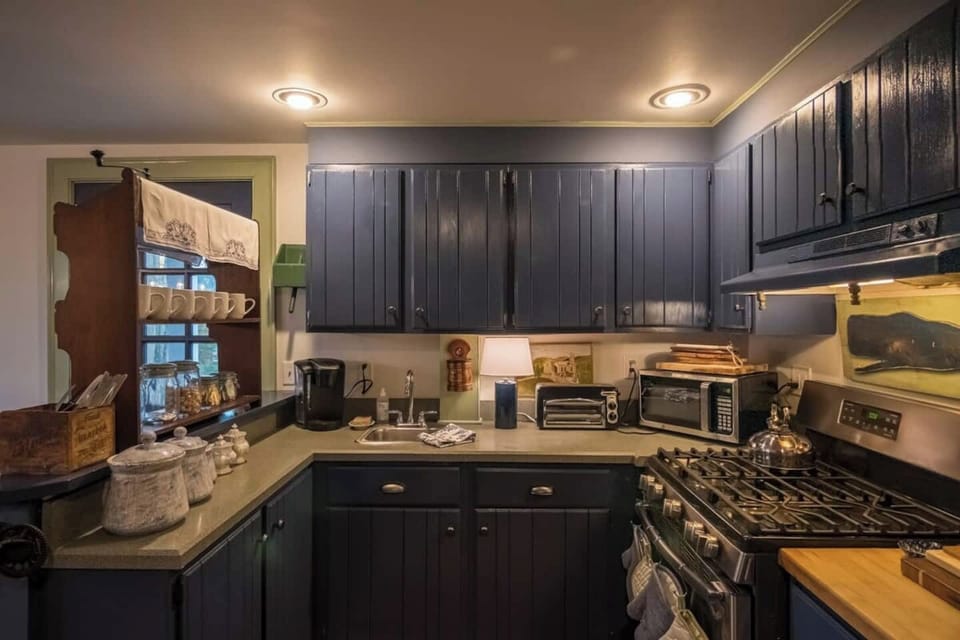 Complimentary coffee, tea, cream, and sugar are provided for your stay. Guests also have use of the microwave, toaster, and refrigerator. 