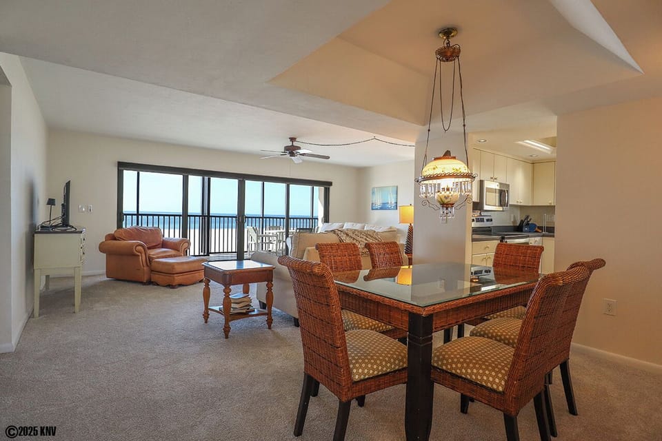 Carlos Pointe Penthouse 2 is a spacious, air conditioned space with 3 bedrooms and 2 1/2 baths