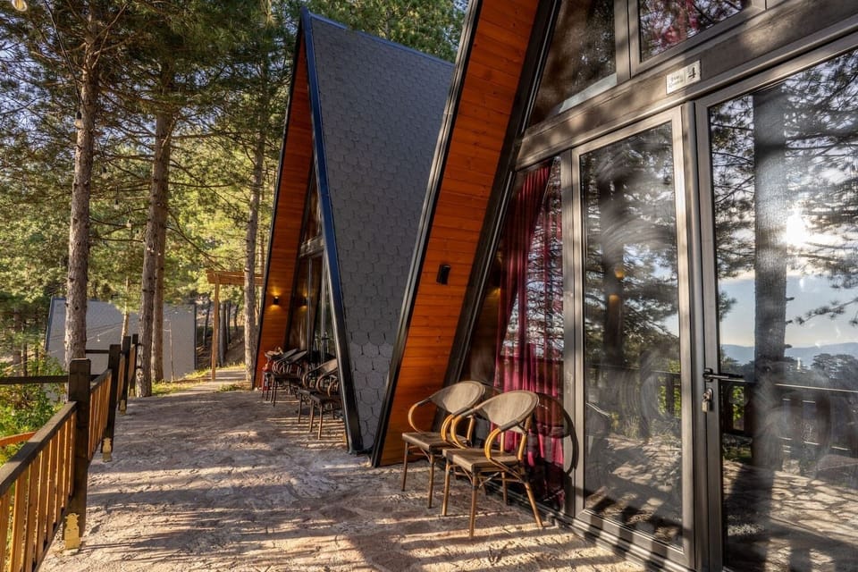 Exterior (Patio)