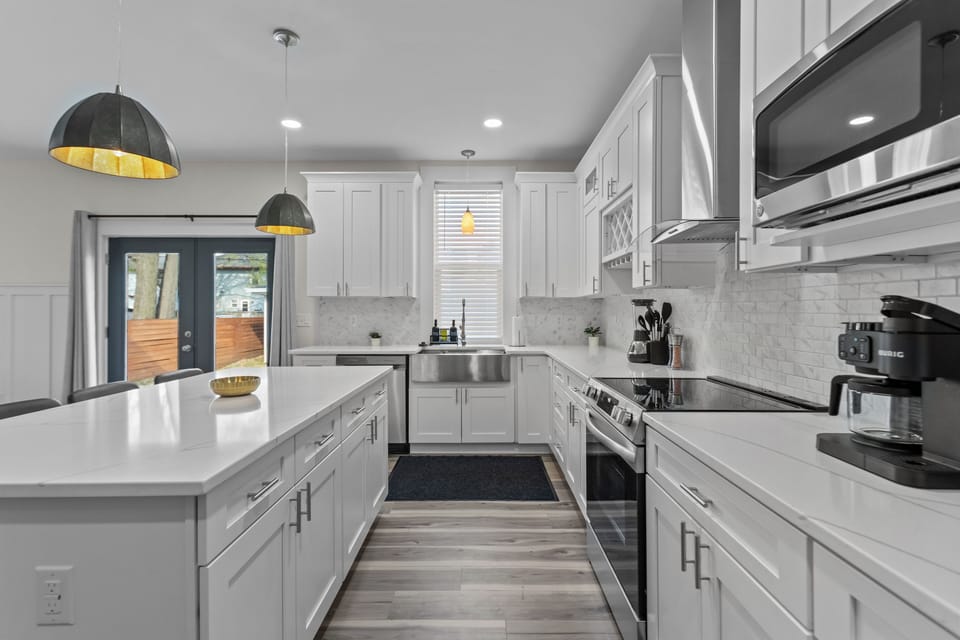 Full kitchen