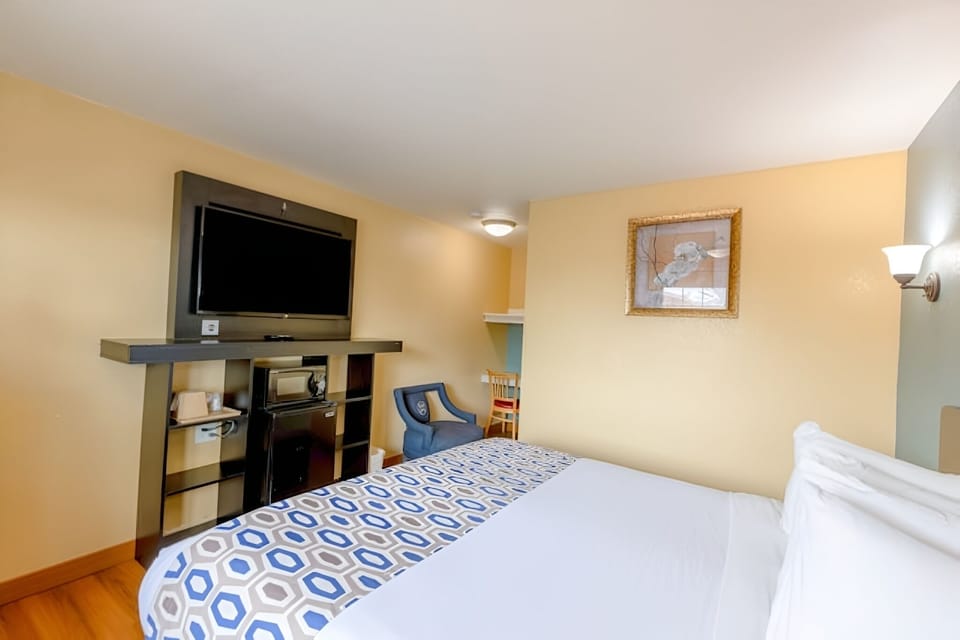 Bedroom. Interior and views may vary based on location and availability.
