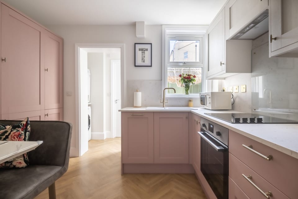 Bright, stylish kitchen with contemporary design and functional layout.
