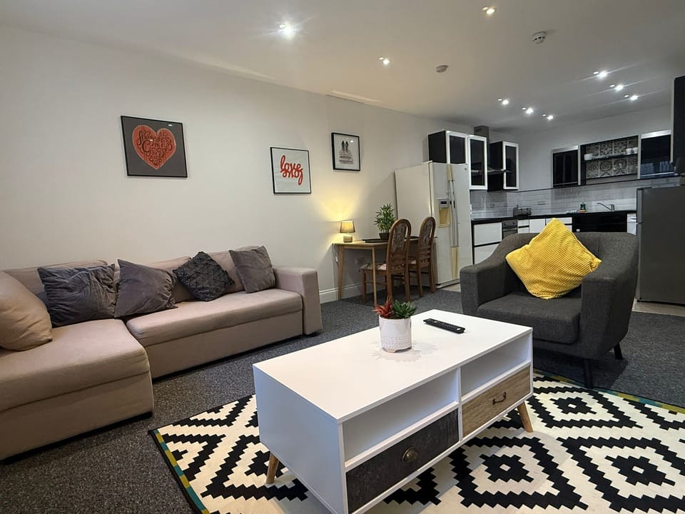 Living Room / Lounge