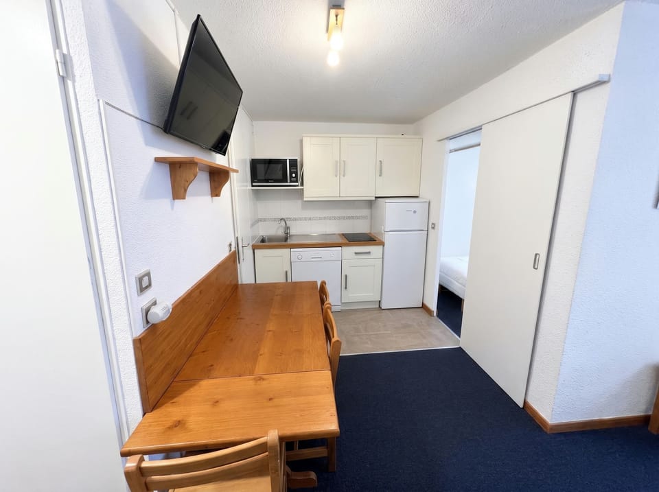 (AL-203) Val Thorens - Ski In/Out - 5 Beds Flat Apartment in Les Allues